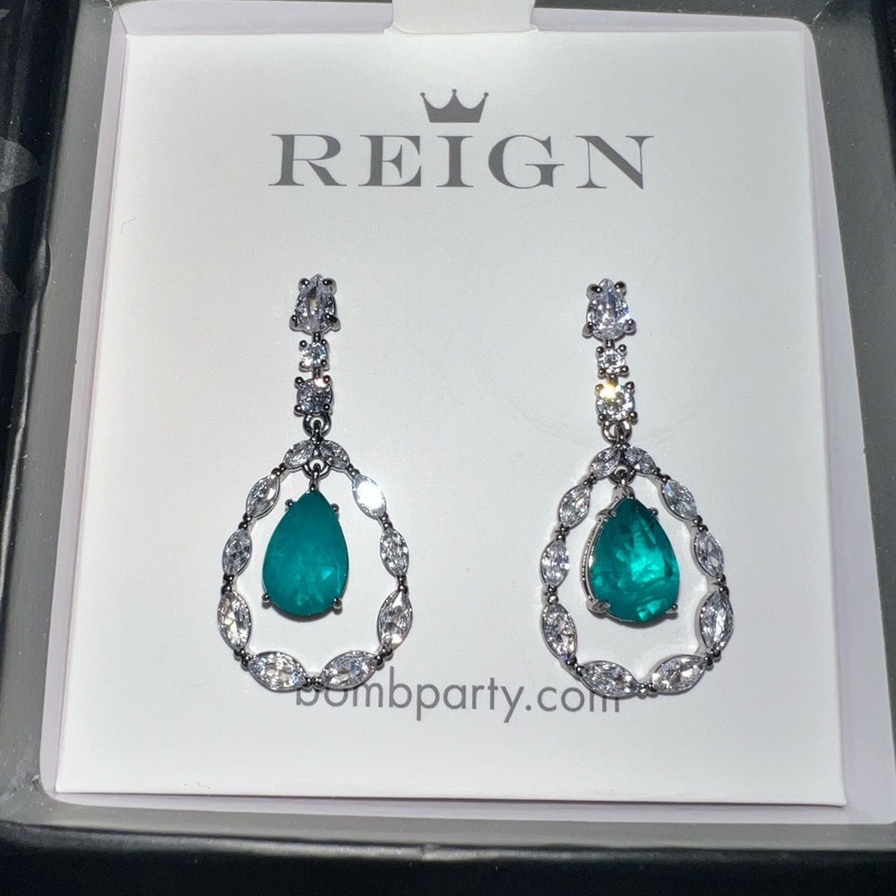 Moments In The Mirror Villain Reign Ring Bomb Party Earrings Dangles Paraiba Tou